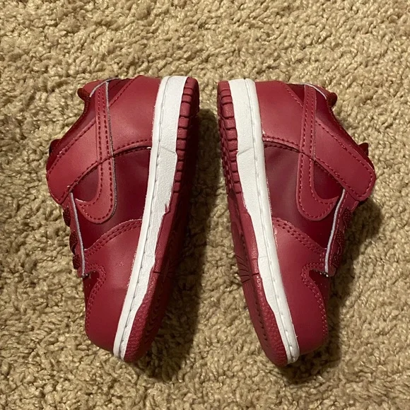 Nike Toddler 7C Team Red/ Sweet Beet Sneakers - Picture 2 of 6